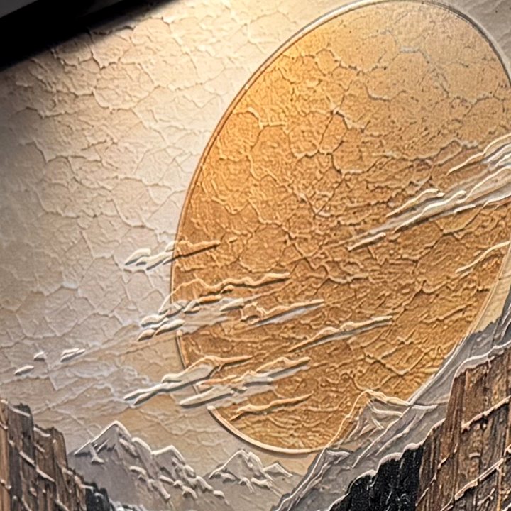 Detalle del relieve: Sol y cañón